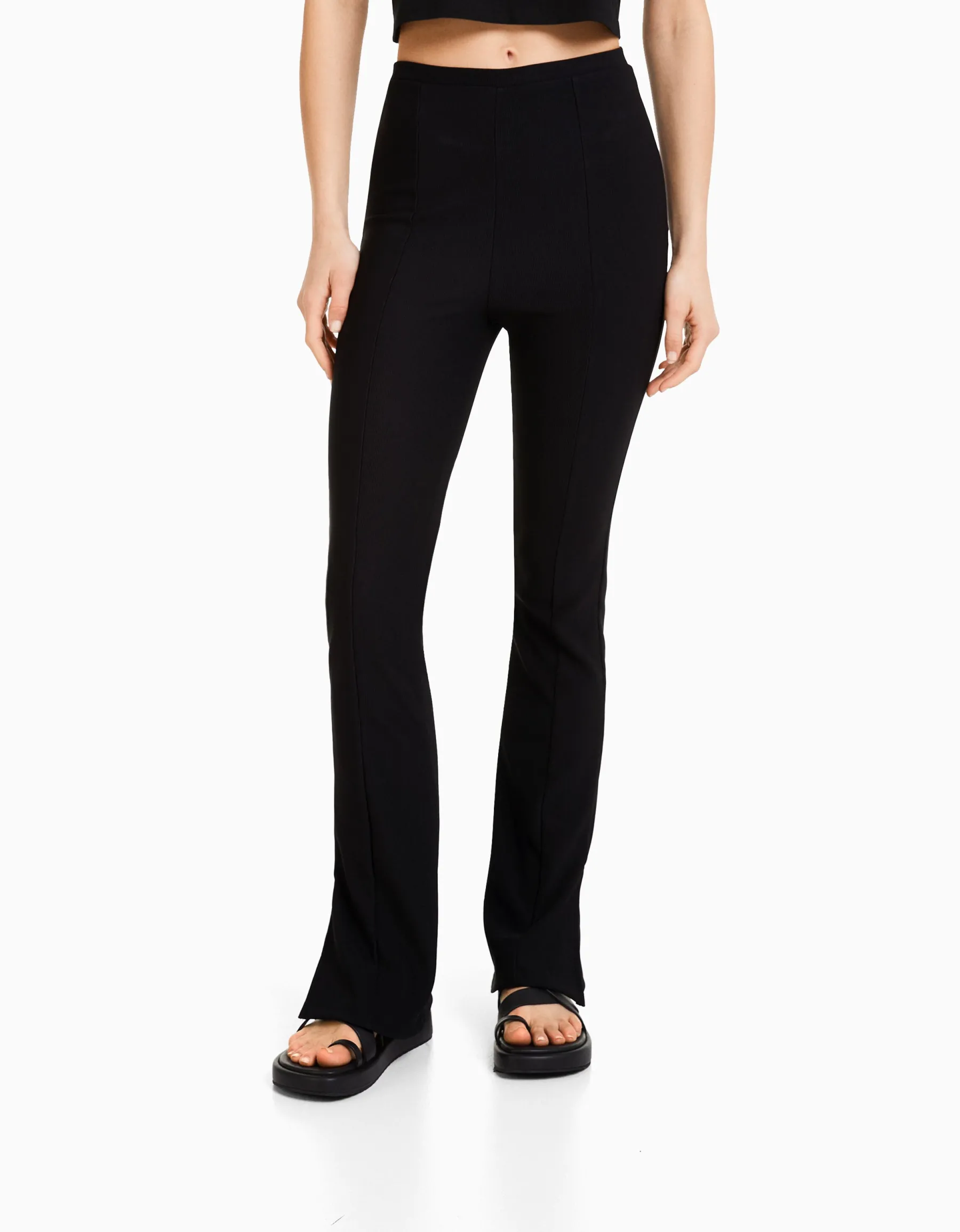 BERSHKA Pantalon flare ottoman Écru Sale