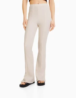 BERSHKA Pantalon flare ottoman Écru Fashion