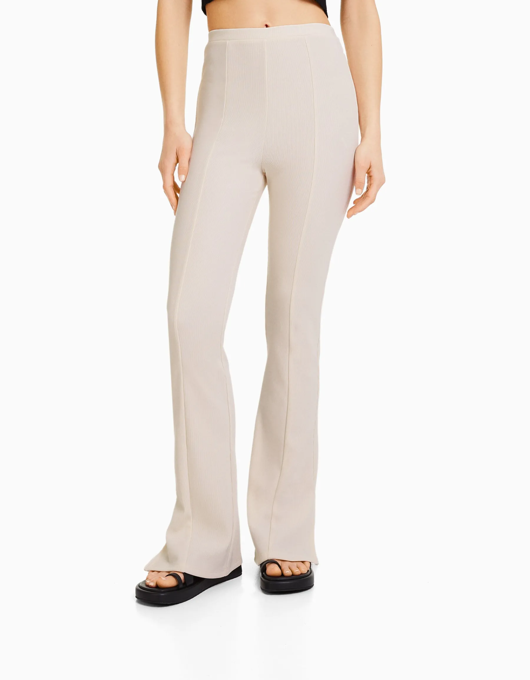BERSHKA Pantalon flare ottoman Écru Fashion