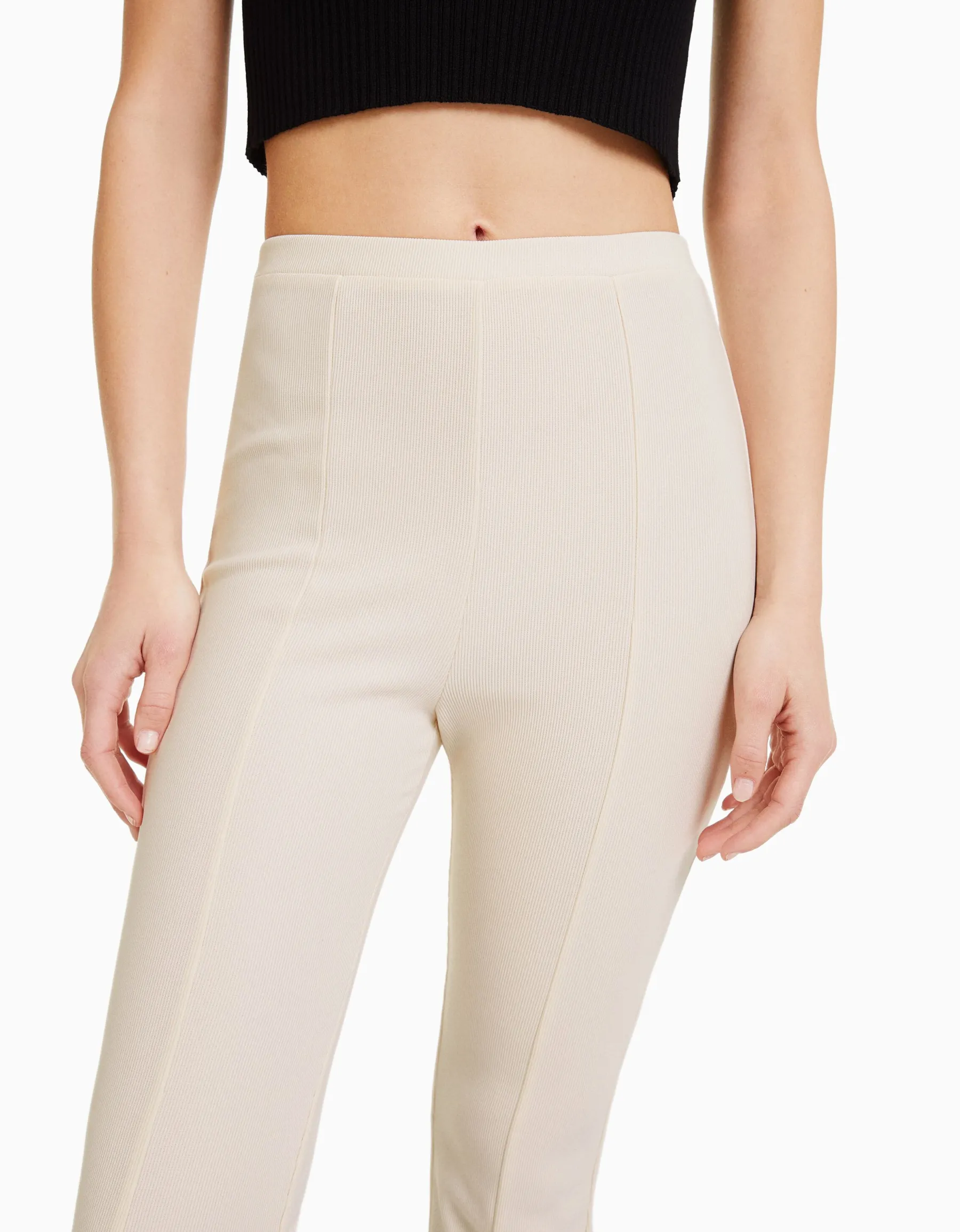 BERSHKA Pantalon flare ottoman Écru Fashion
