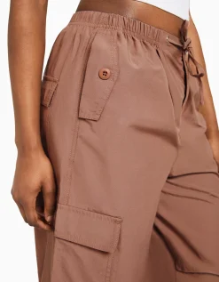 BERSHKA Pantalon jogger cargo parachute Bleu lavé Online