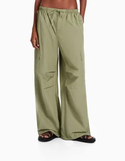 BERSHKA Pantalon jogger cargo parachute Bleu lavé Discount