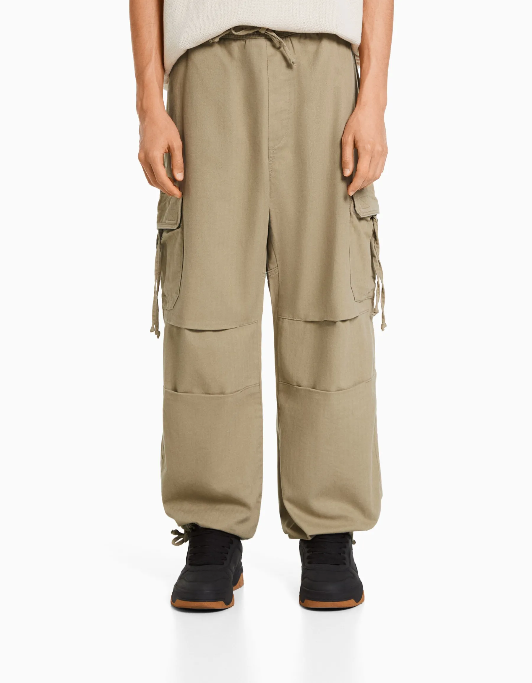 BERSHKA Pantalon jogger coton brodé Camel Fashion