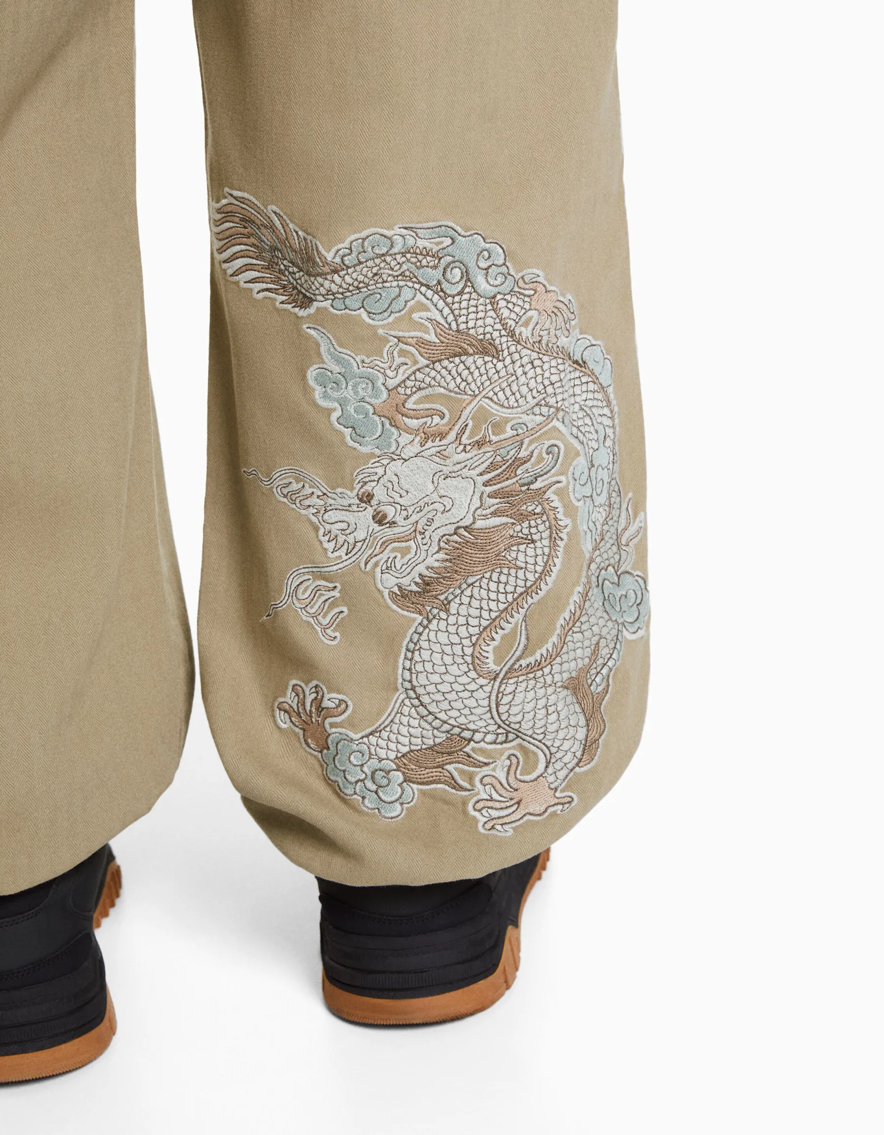 BERSHKA Pantalon jogger coton brodé Camel Fashion