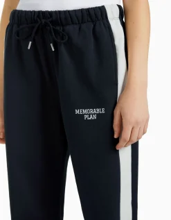 BERSHKA Pantalon jogger molleton avec bandes et inscription brodée Gris Flash Sale