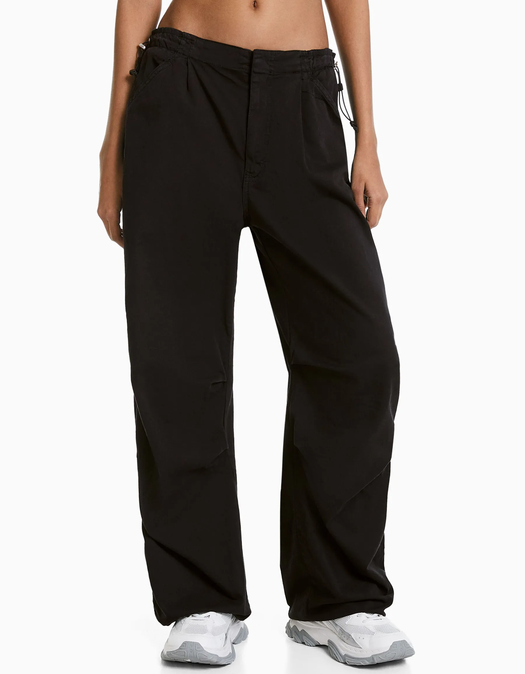 BERSHKA Pantalon jogger parachute loose fit Kaki Outlet