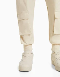 BERSHKA Pantalon jogger technique multifonction Sable Outlet