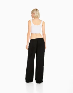 BERSHKA Pantalon parachute nylon Kaki Best