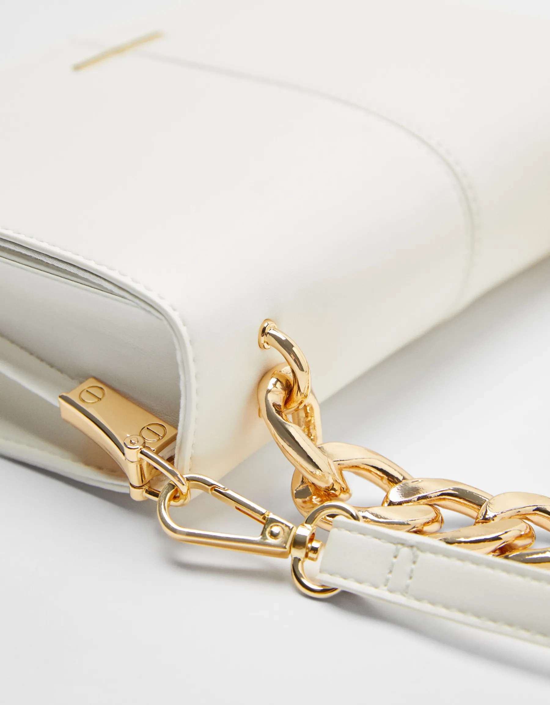 BERSHKA Pochette accordéon chaîne Blanc Store