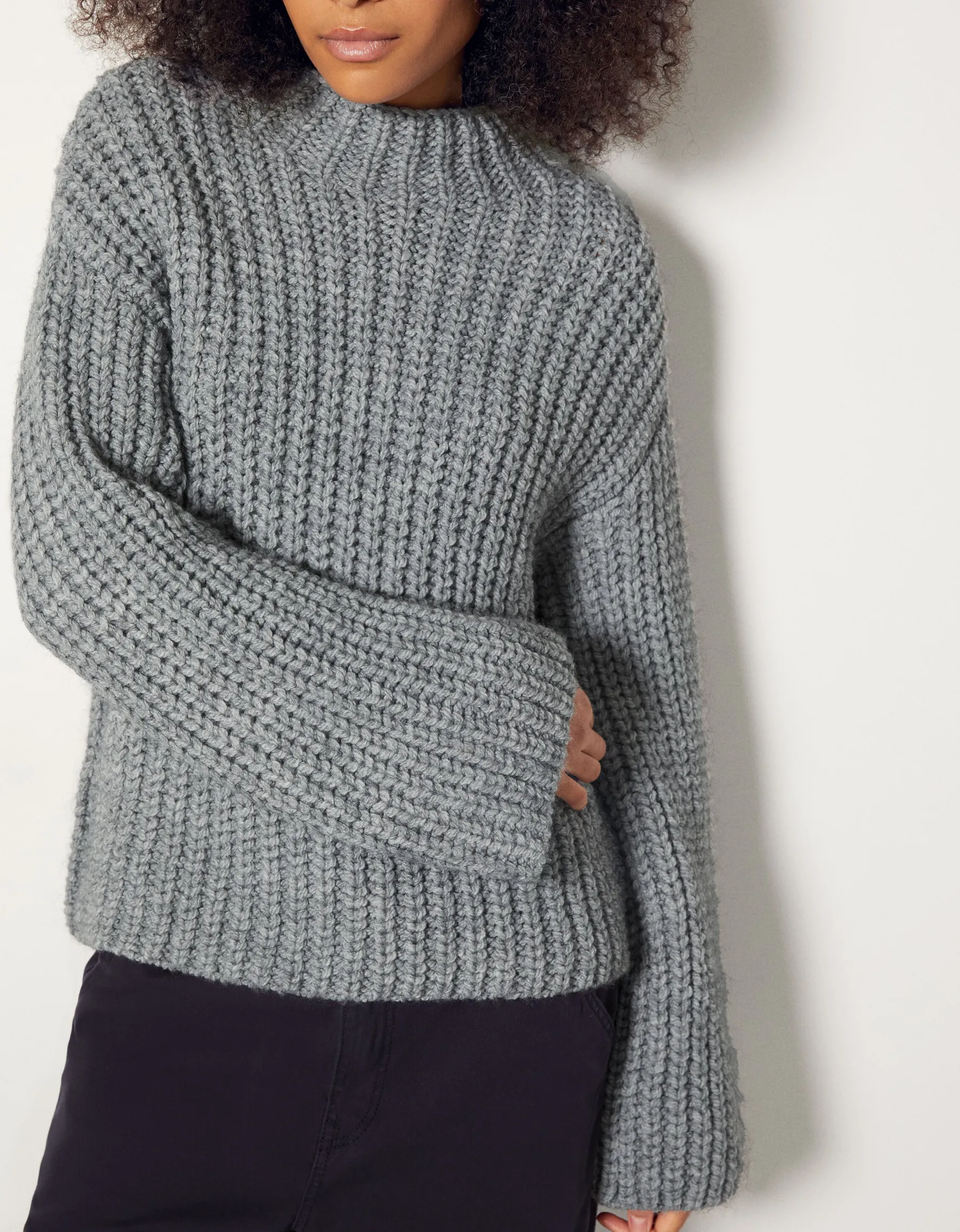 BERSHKA Pull col montant Blanc Fashion