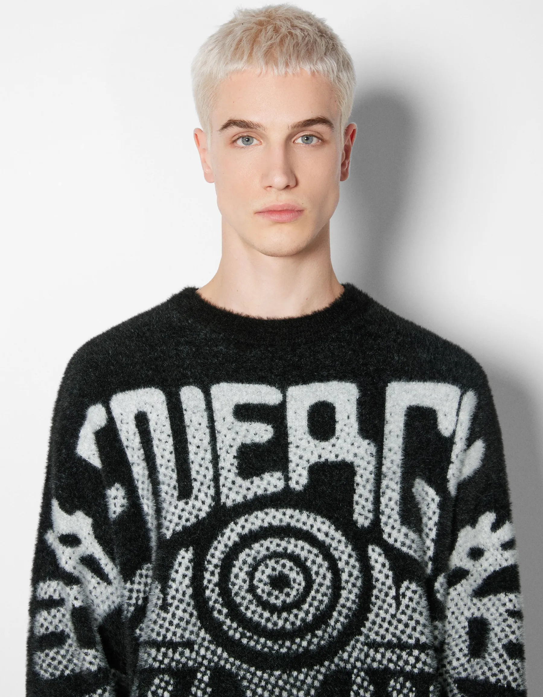 BERSHKA Pull fourrure imprimé dégradé Noir Outlet