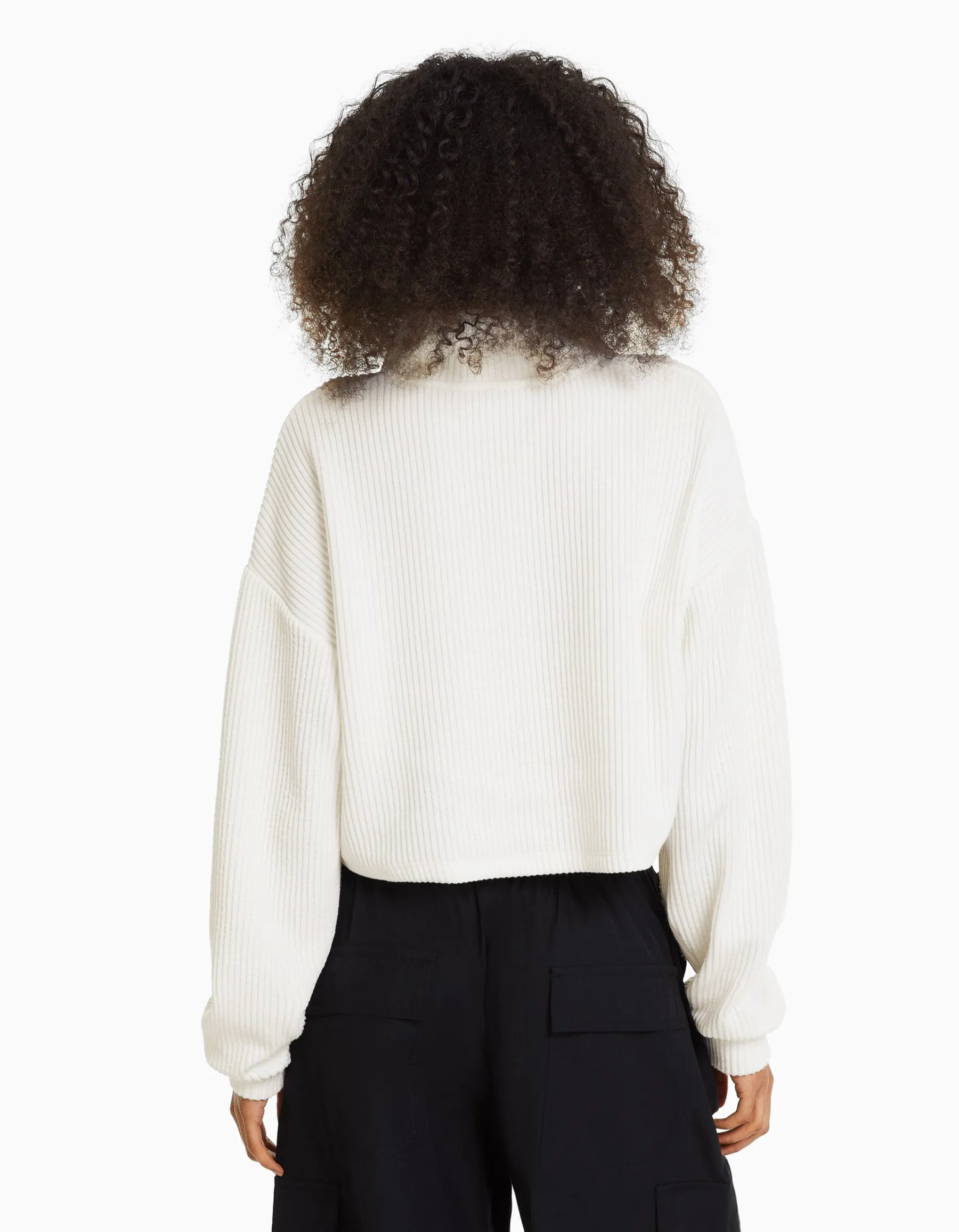 BERSHKA Pull maille col roulé zippé Écru Fashion