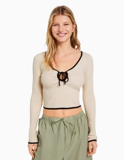 BERSHKA Pull manches longues col nœud bord-côte Écru Store