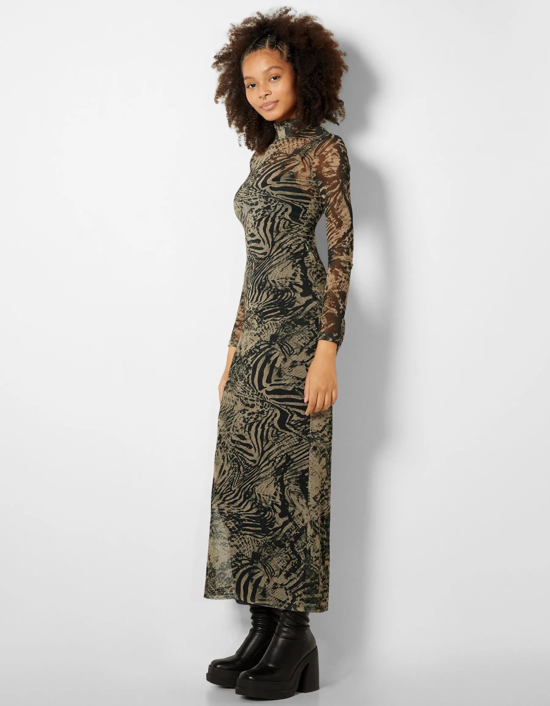 BERSHKA Robe longue manches longues tulle imprimé Violet Best