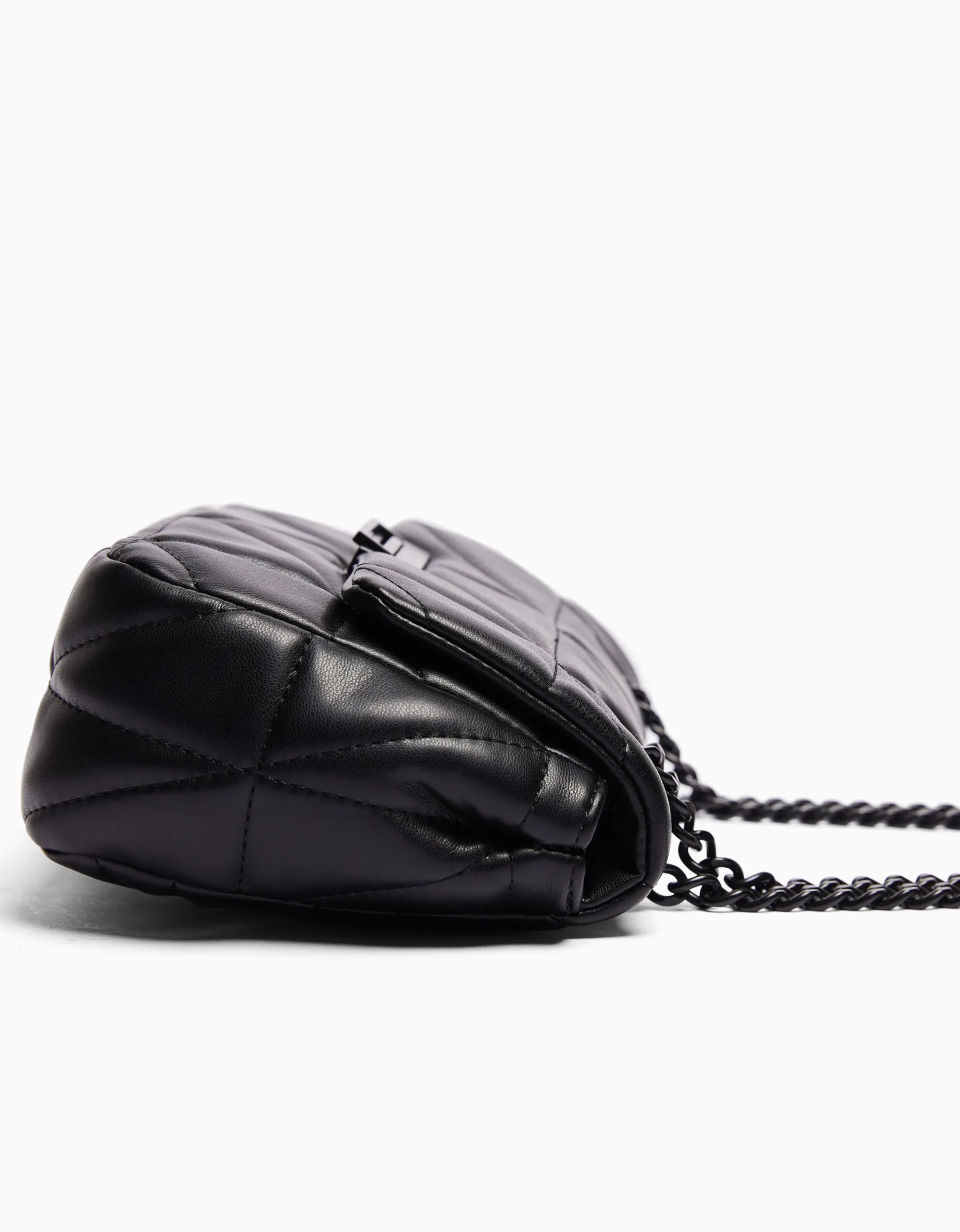 BERSHKA Sac matelassé chaîne Noir Sale