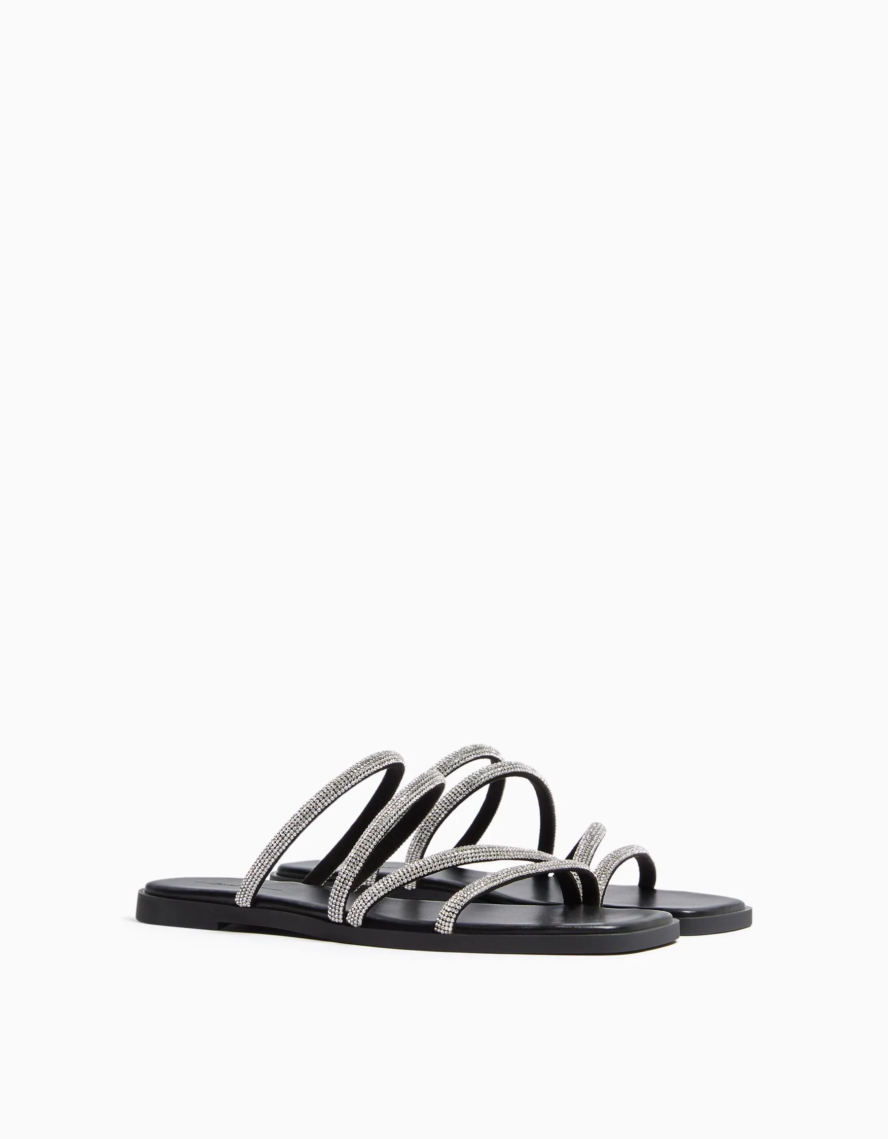 BERSHKA Sandales plate brillantes Noir Outlet