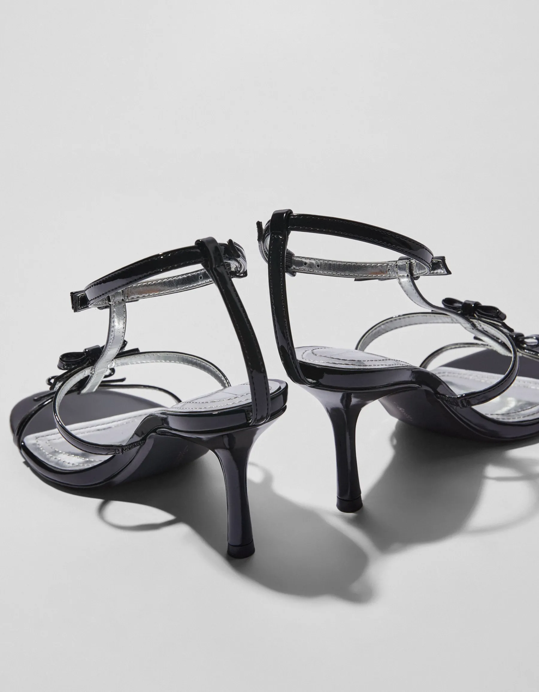 BERSHKA Sandales talon nœuds Noir Store