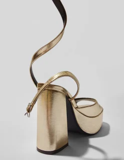 BERSHKA Sandales talon platefme métallisées Or Cheap