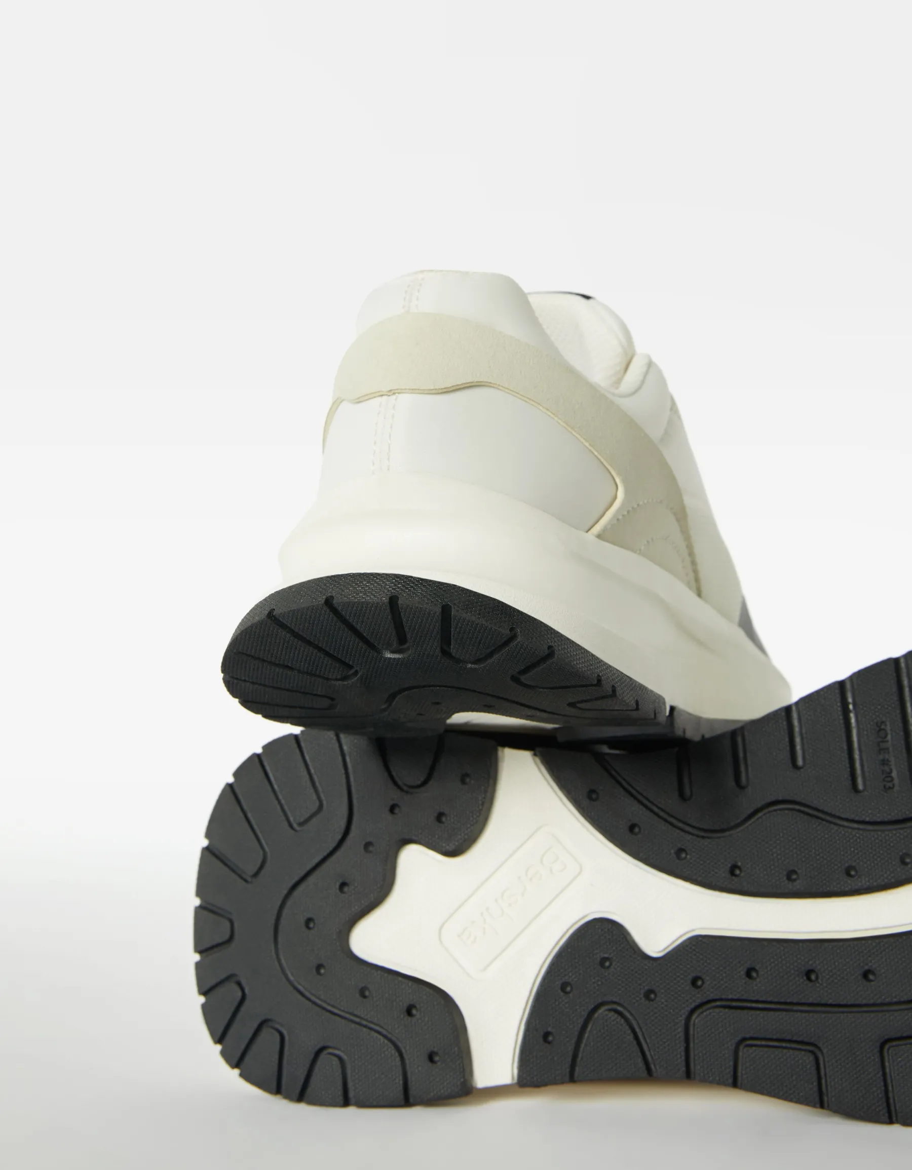 BERSHKA Sneakers avec tissu homme Blanc Outlet