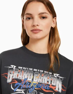 BERSHKA Sweat cropped imprimé manches courtes Gris Flash Sale