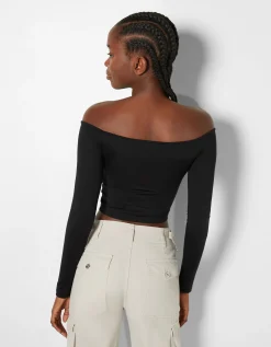 BERSHKA Top cropped manches longues col style Bardot fronces Noir Store