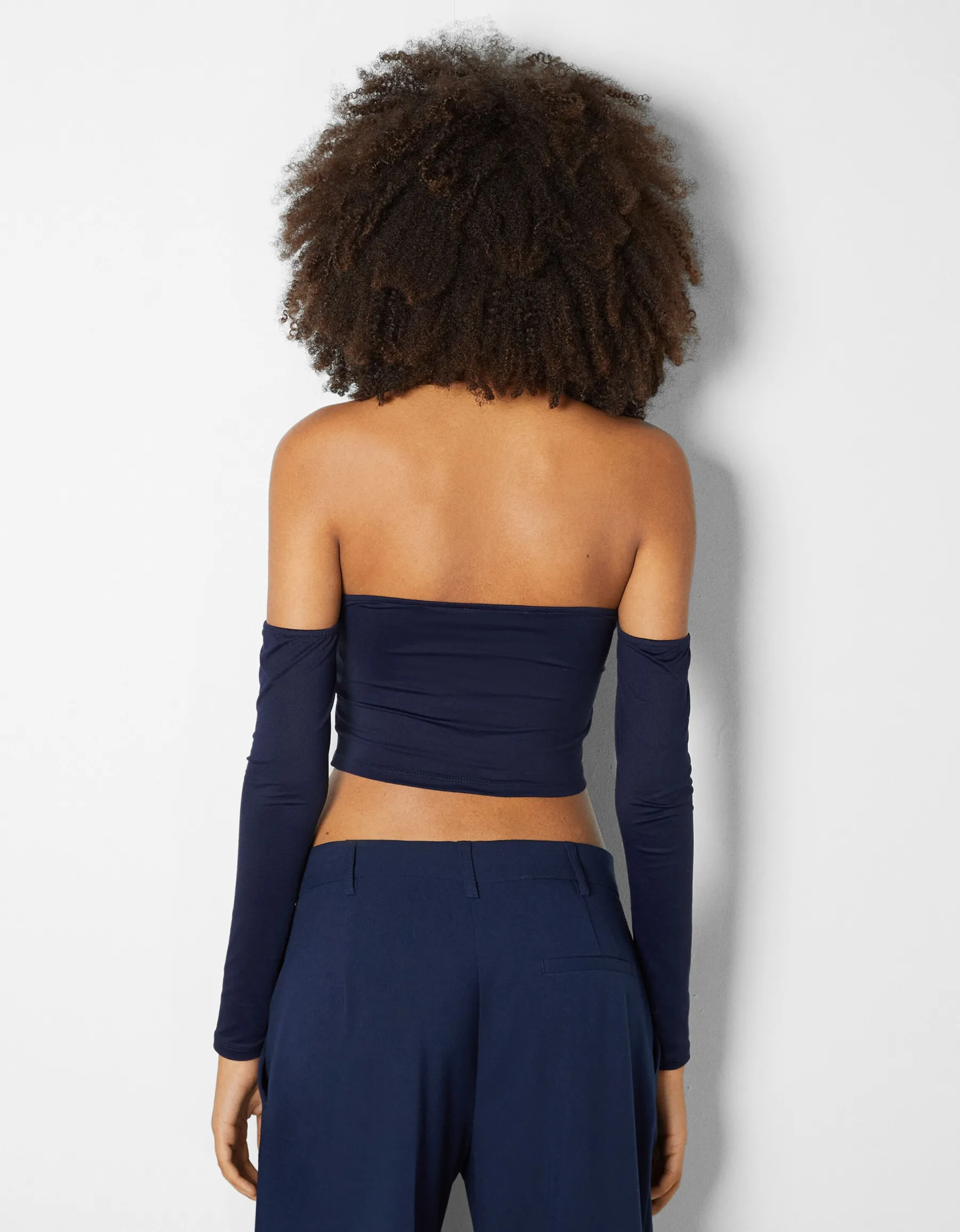 BERSHKA T-shirt à manches longues cut out Noir Fashion