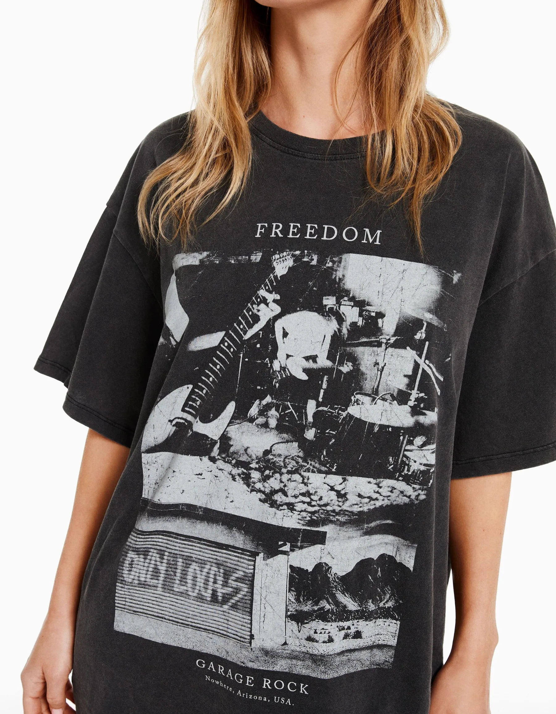 BERSHKA T-shirt manches courtes imprimé Noir Sale