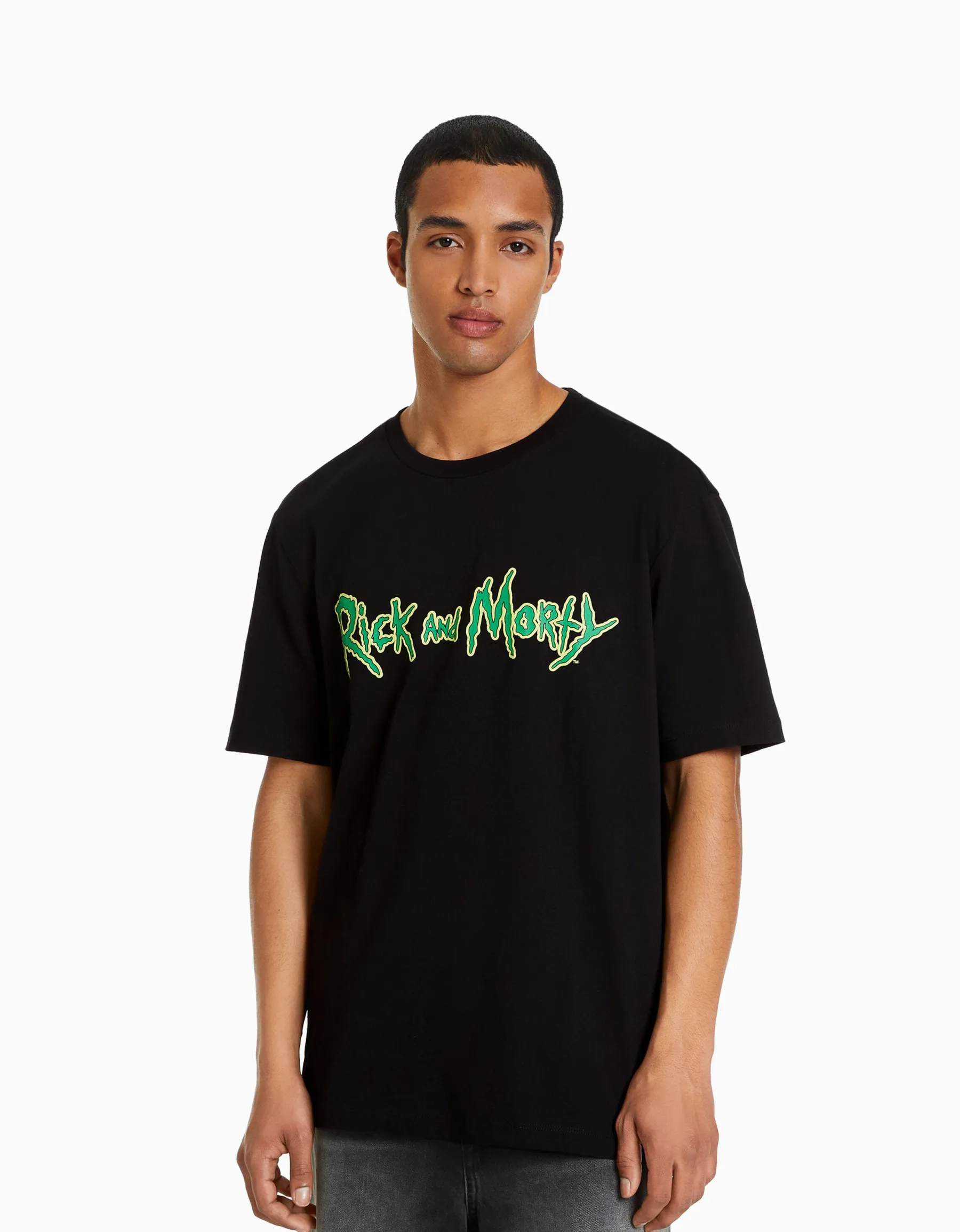 BERSHKA T-shirt manches courtes regular fit imprimé Rick et Morty Noir Cheap