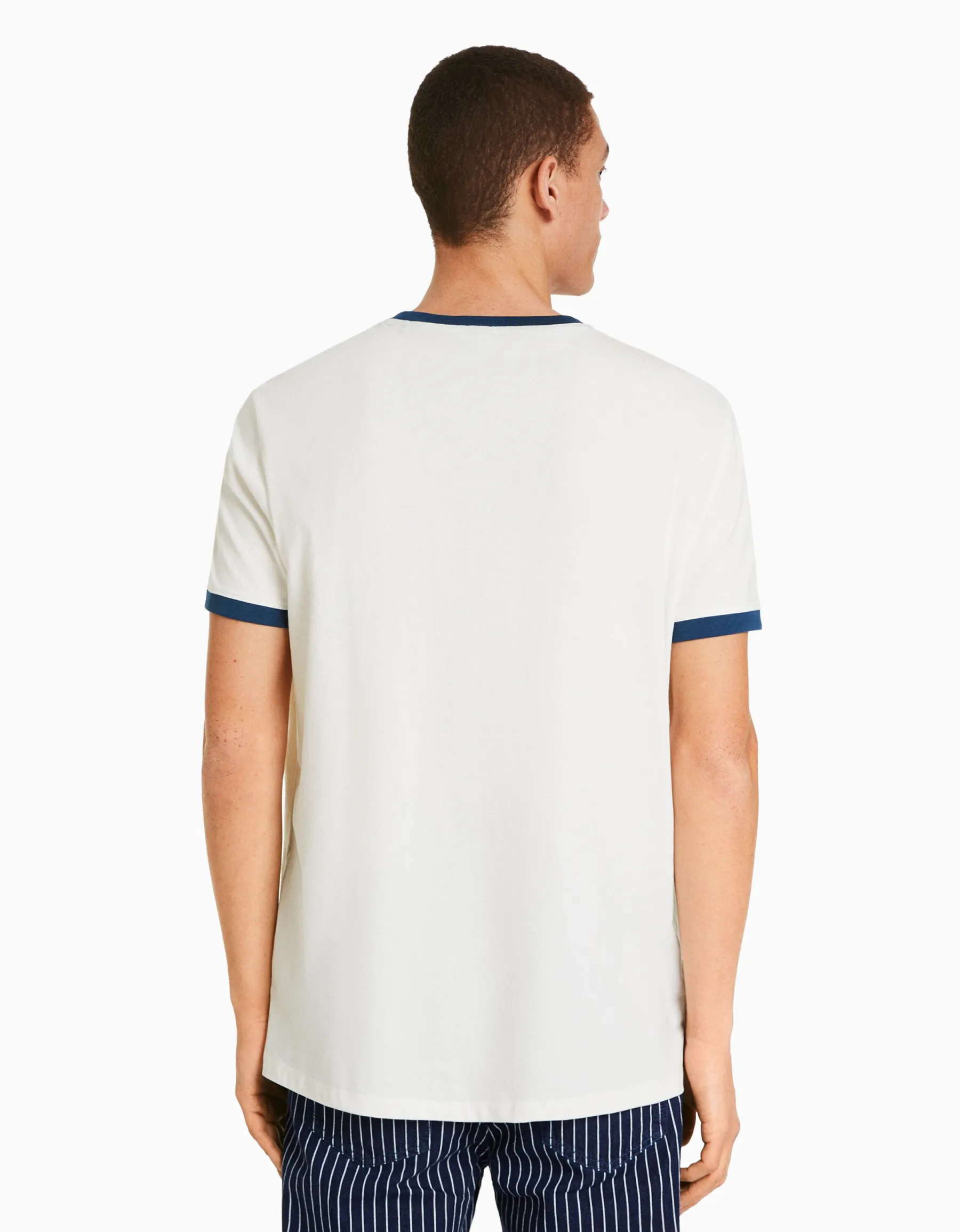 BERSHKA T-shirt manches courtes regular fit bord-côte contraste Blanc cassé Cheap