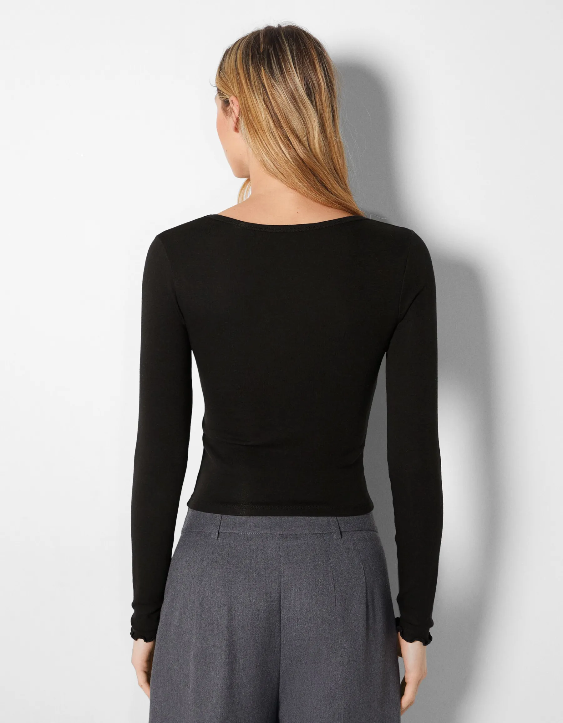 BERSHKA T-shirt manches longues col V froncé Noir Best