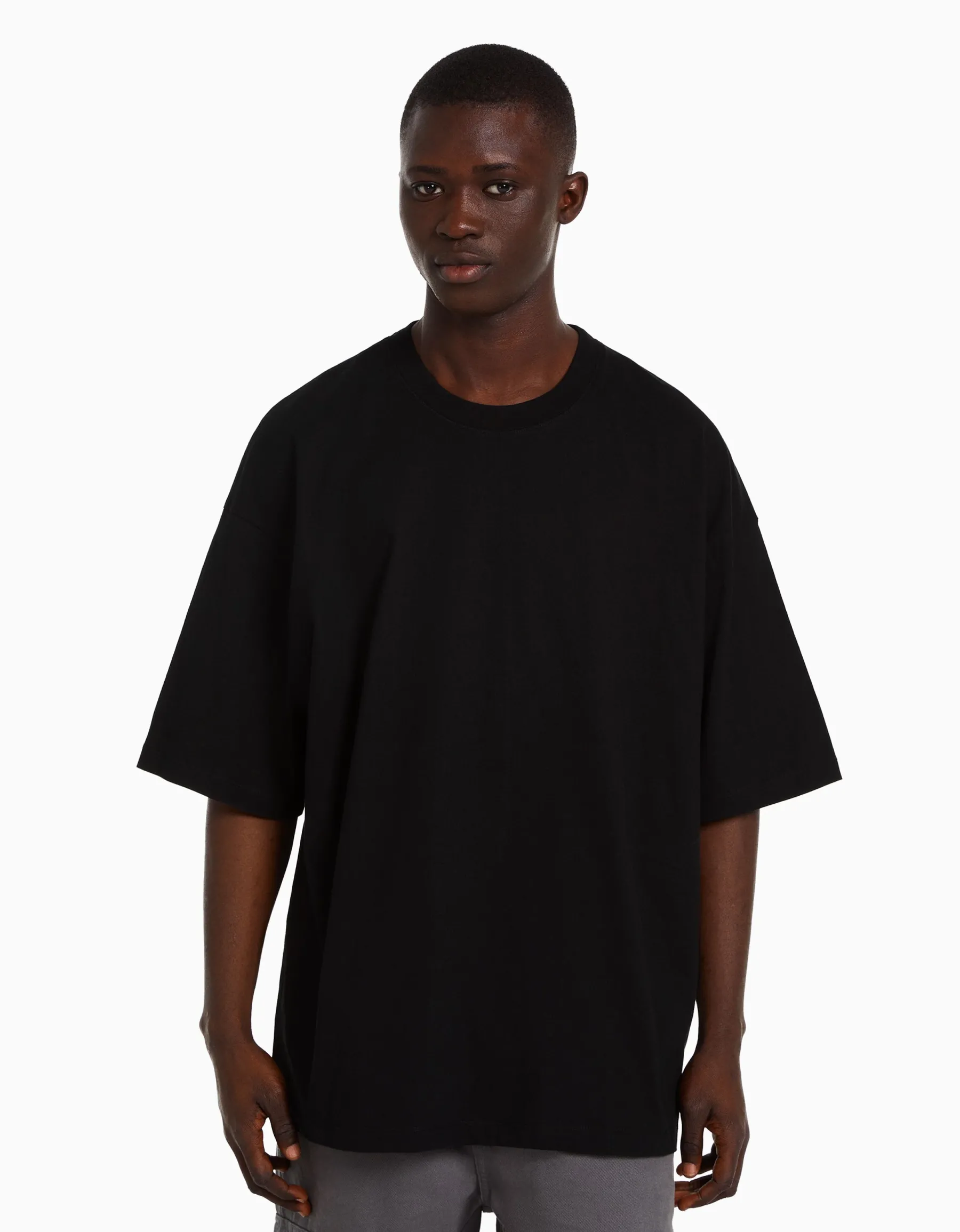 BERSHKA T-shirt oversize à manches courtes Noir Discount